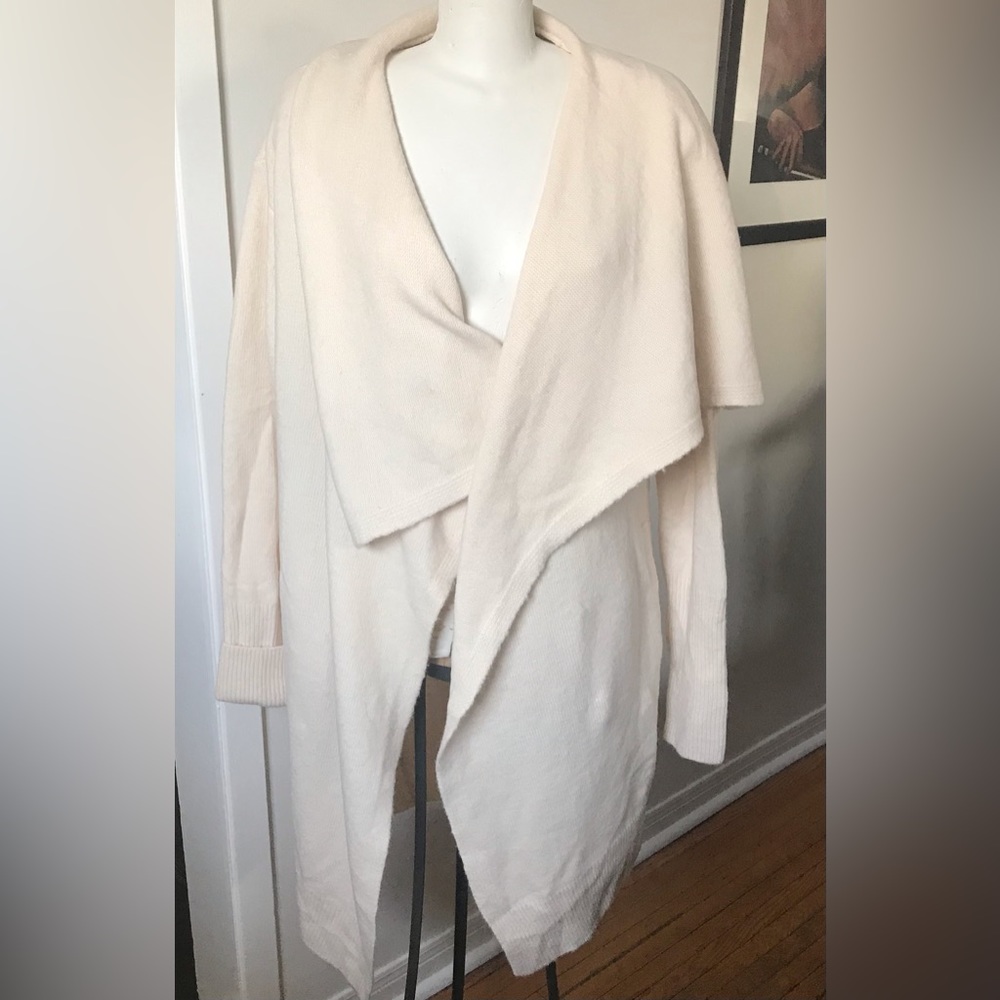 NEW ! Flawless Sweater/Shrug - size M/L